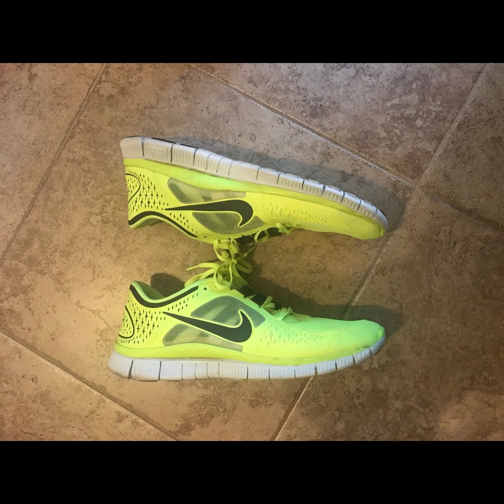Nike free volt sz15